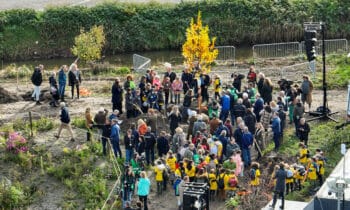 Minister van der Wal (Stikstof en Natuur) plant boom op de Nationale Boomfeestdag in Zundert 10