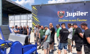 Uitwisselen van ervaring en kennis is een noodzaak geworden 12