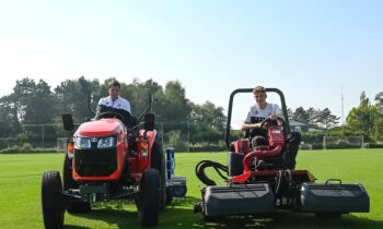 Samenspel van weer, spelers en groundsman 7