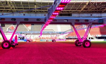 AFAS Stadion Alkmaar zet led-groeibelichting van SGL in voor onderhoud grasmat 12