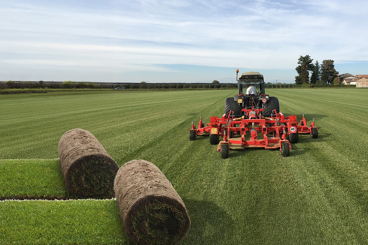 Slim, sterk en veelzijdig: Rotomec-machines voor sportvelden en recreatiegroen 11