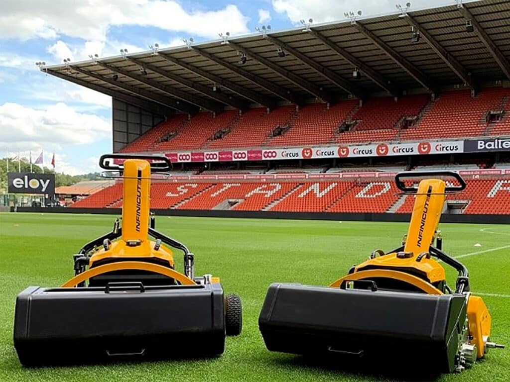 Gespecialiseerde machines voor onderhoud van tuin, park en golfterrein 3