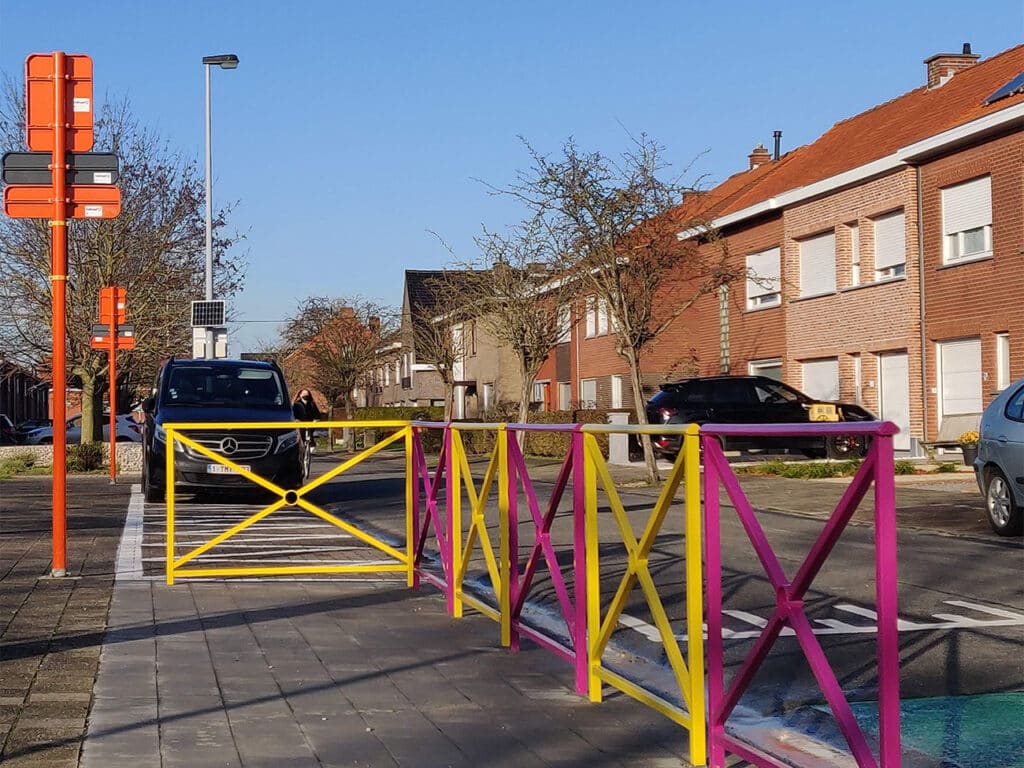 Aangepast straatmeubilair maakt plaatje af 1