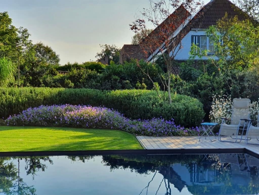 GENIETEN VAN EEN TUIN MET ZWEMBAD OF VIJVER 2