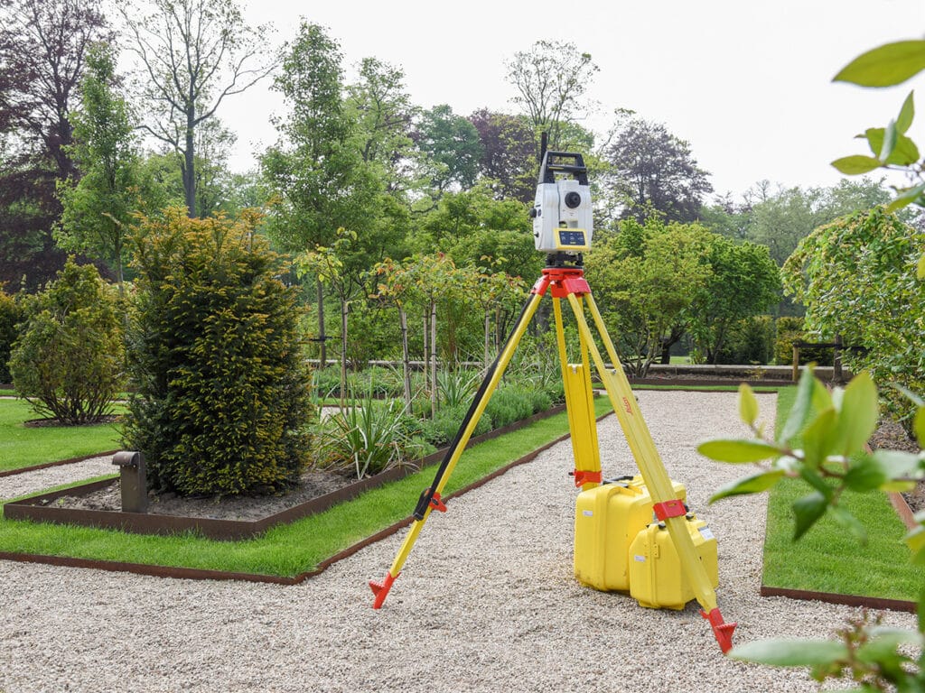 Dankzij totaalstation krijgen complexe tuinontwerpen snel vorm 1