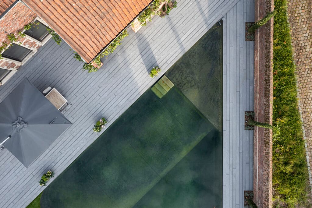 Innovatief en praktisch terras rond Hasseltse zwemvijver 3