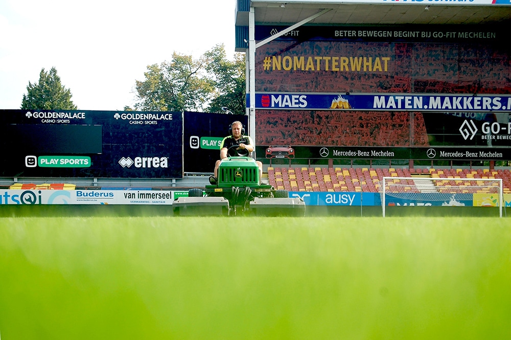 Van de spionkop naar het veld: Jeankes reis bij KV Mechelen 1