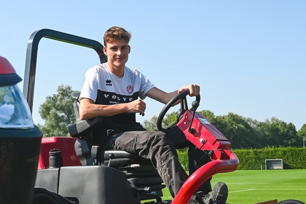 Samenspel van weer, spelers en groundsman 1