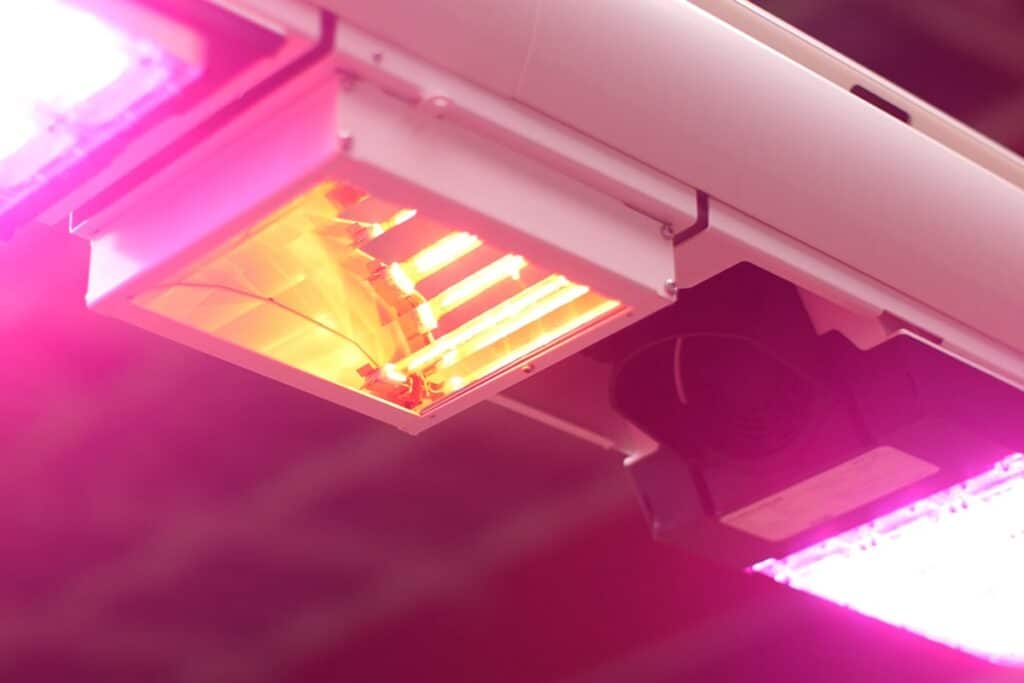 AFAS Stadion Alkmaar zet led-groeibelichting van SGL in voor onderhoud grasmat 2