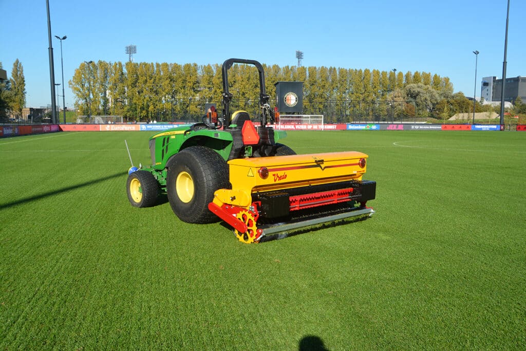 Doorzaaiers houden sportgras in topvorm 1