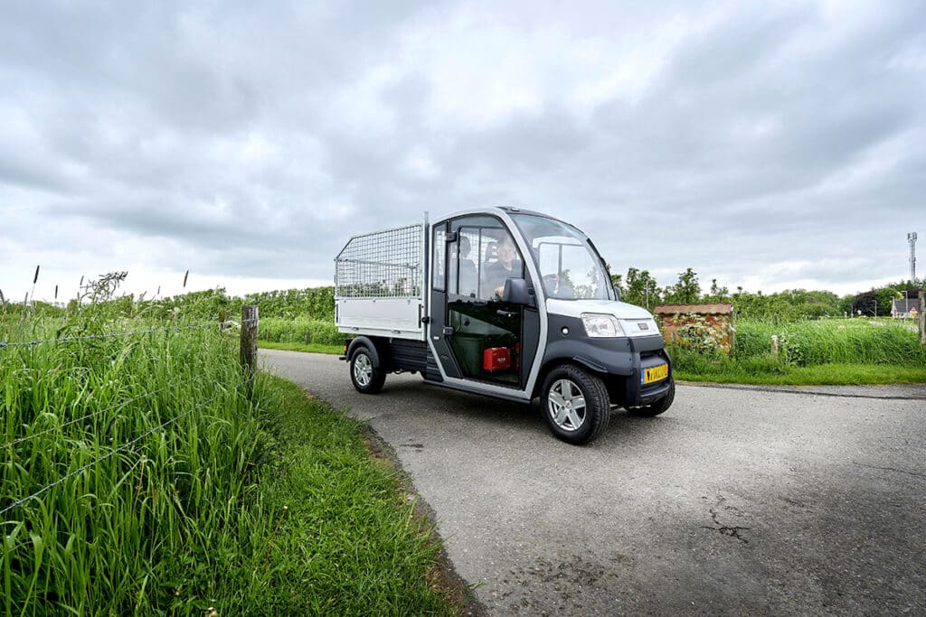 Véhicule polyvalent électrique pour le secteur vert