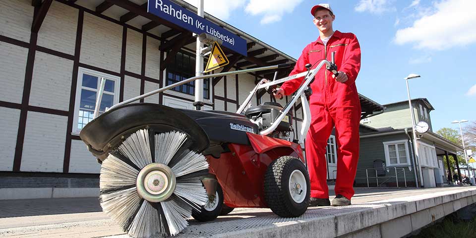 Betrouwbare en ergonomische veegmachines. Zo pak je het straatvuil seizoen na seizoen aan