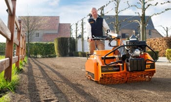 Premiers soins pour la rénovation des pelouses 7