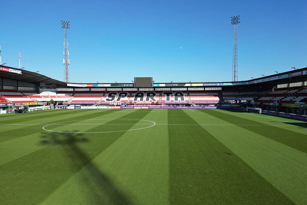 Geef clubs controle over hun sportveld (terug) 3