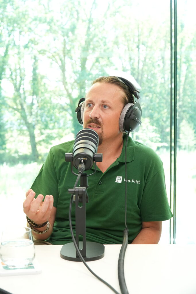 Natuurgras versus kunstgras: Olivier Vandermotte en Jessie Vermeire van Pro-Pitch over duurzaam veldbeheer 2